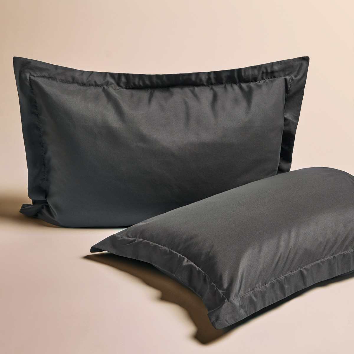 OHS Plain Dyed Oxford Pillowcases - Charcoal>