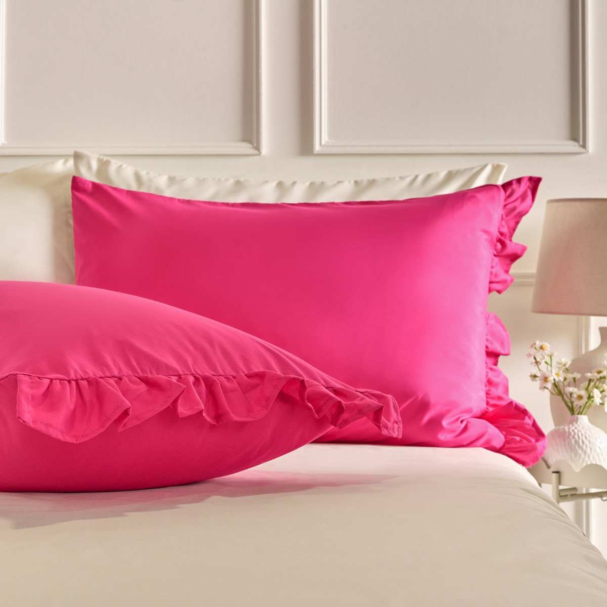 OHS Plain Dyed Frill Edge Pillowcases - Hot Pink>