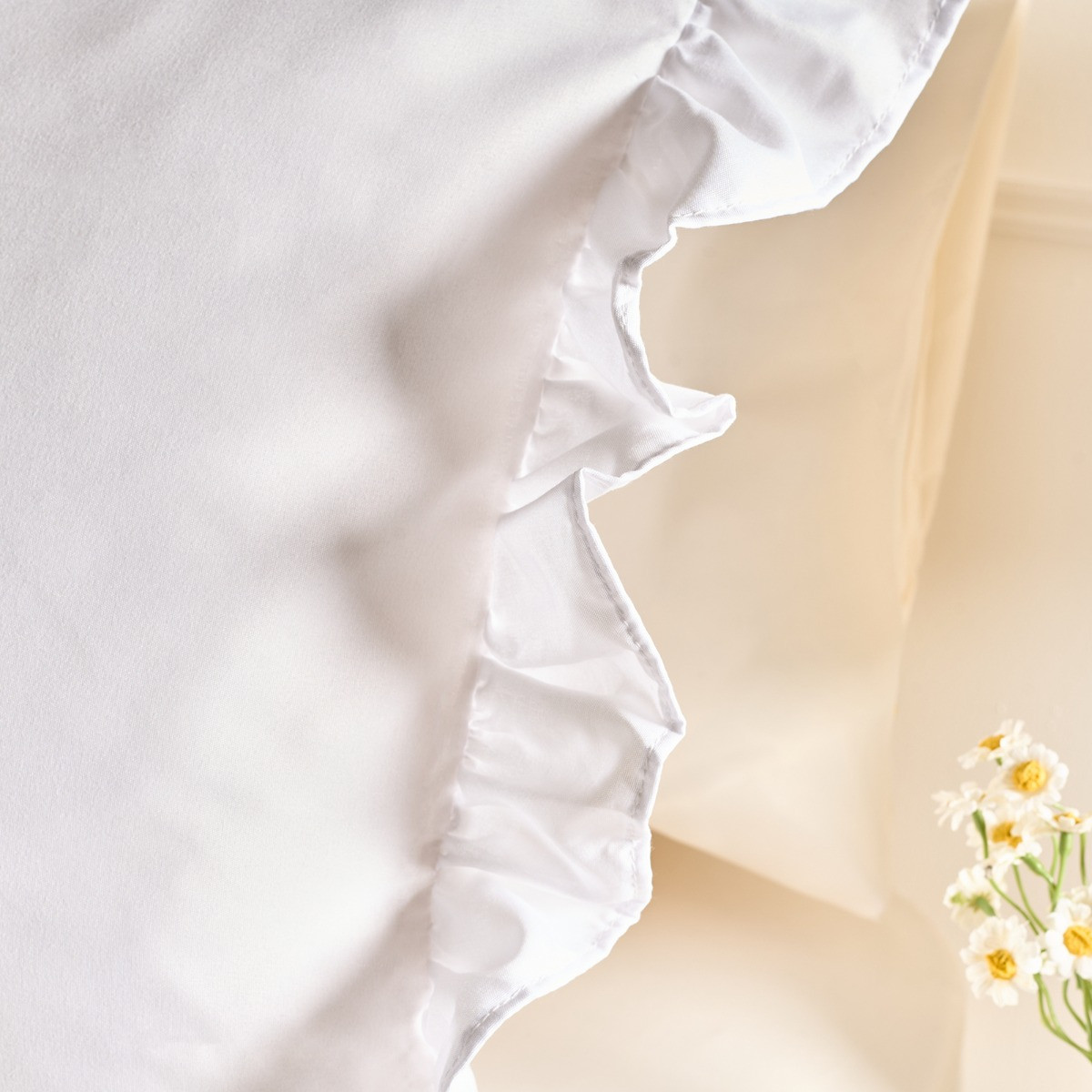 OHS Plain Dyed Frill Edge Pillowcases - White>