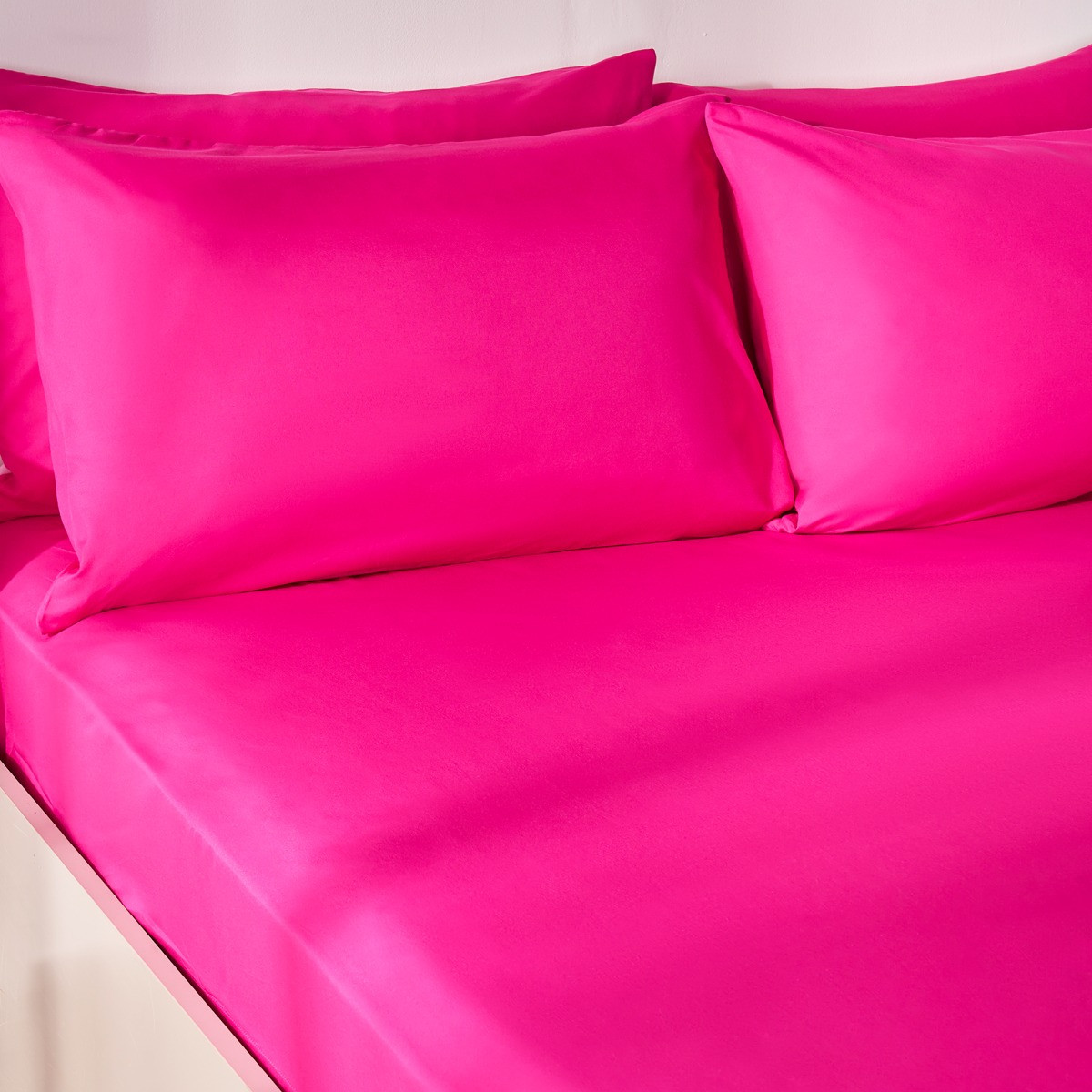 OHS Plain Dyed Deep Fitted Sheet, Hot Pink - Double>
