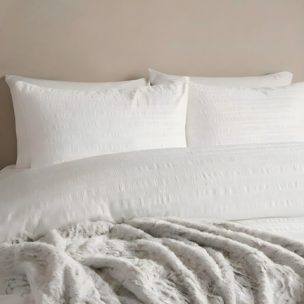 OHS Embossed Seersucker Duvet Set, White  - Double>
