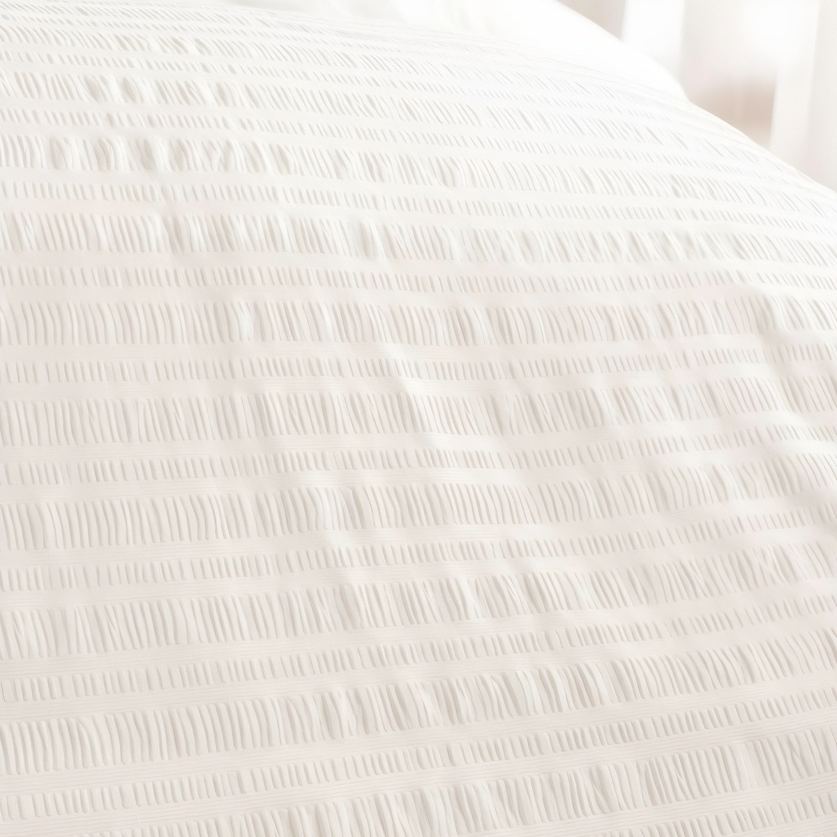 OHS Embossed Seersucker Duvet Set, White - Super King>