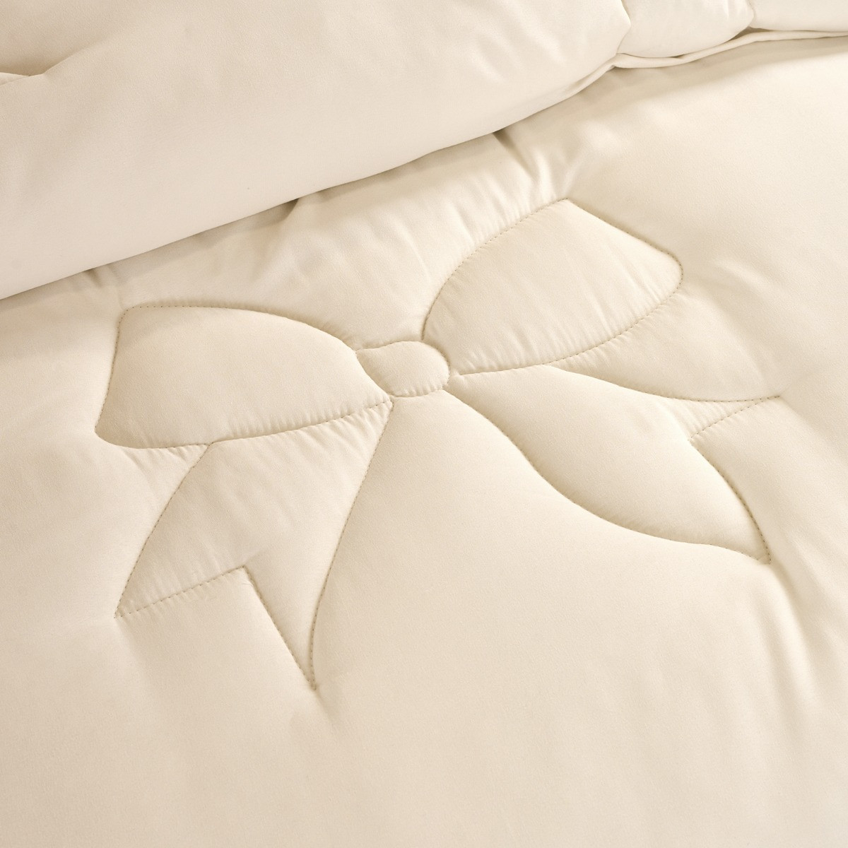 OHS Bows Quilted Coverless 7.5 Tog Duvet Set - Ivory>