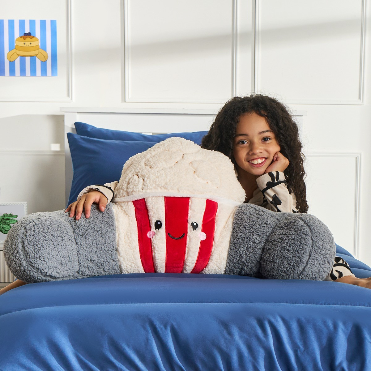 OHS Popcorn Cuddle Cushion - Cream/Red>