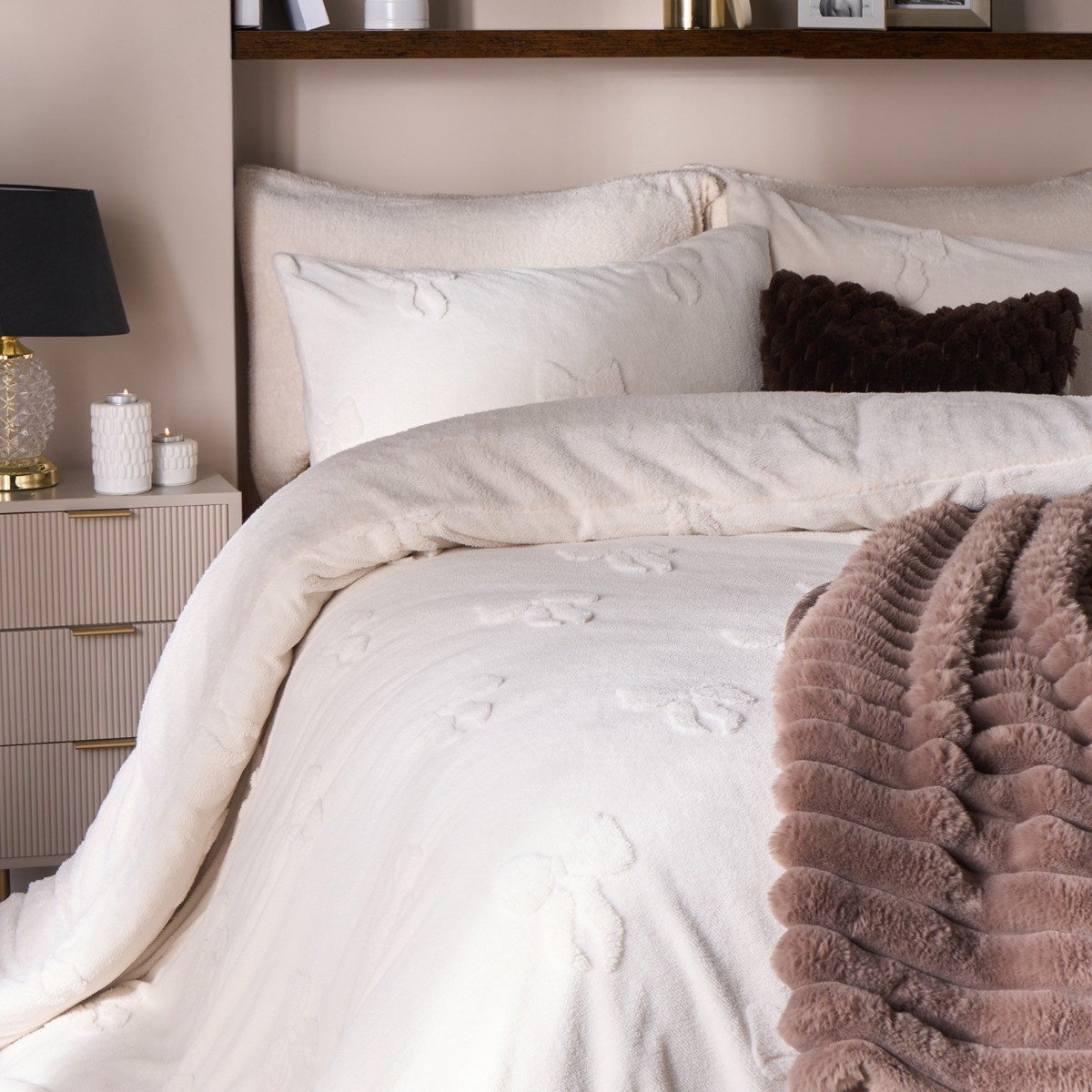 OHS Bows Tufted Teddy Fleece Duvet Cover Set, Ivory - Single>