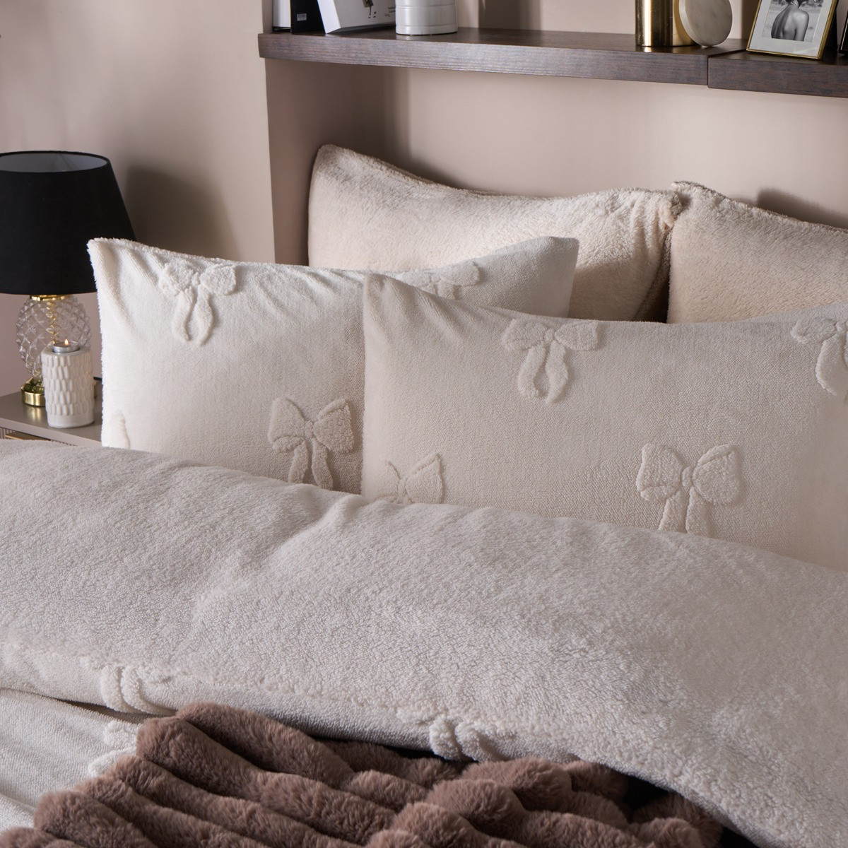 OHS Bows Tufted Teddy Fleece Duvet Cover Set, Ivory - King>