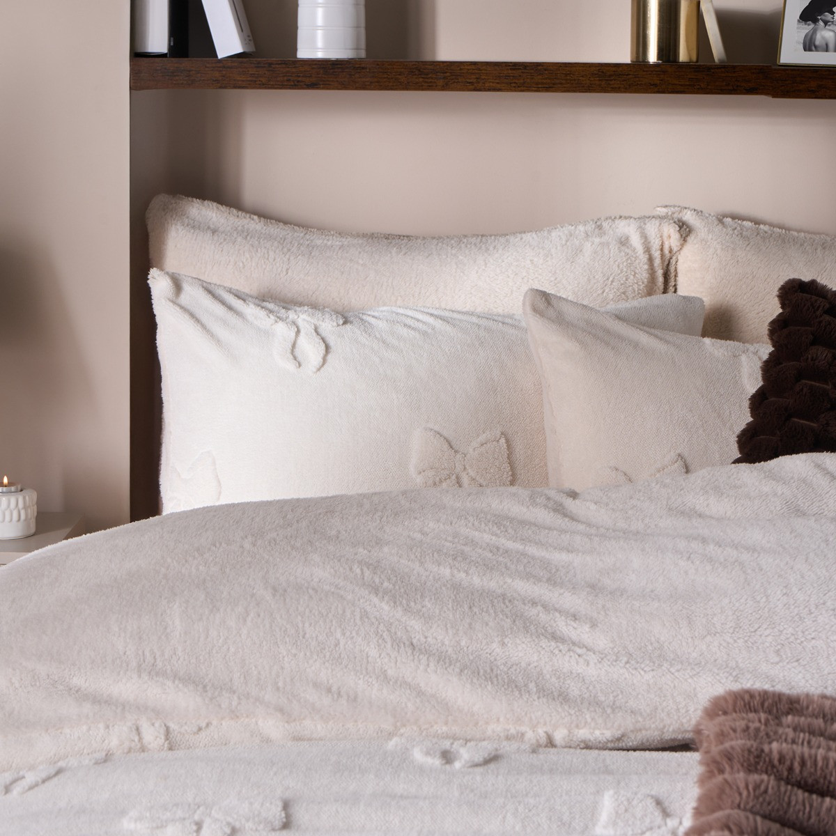 OHS Bows Tufted Teddy Fleece Duvet Cover Set, Ivory - Double>