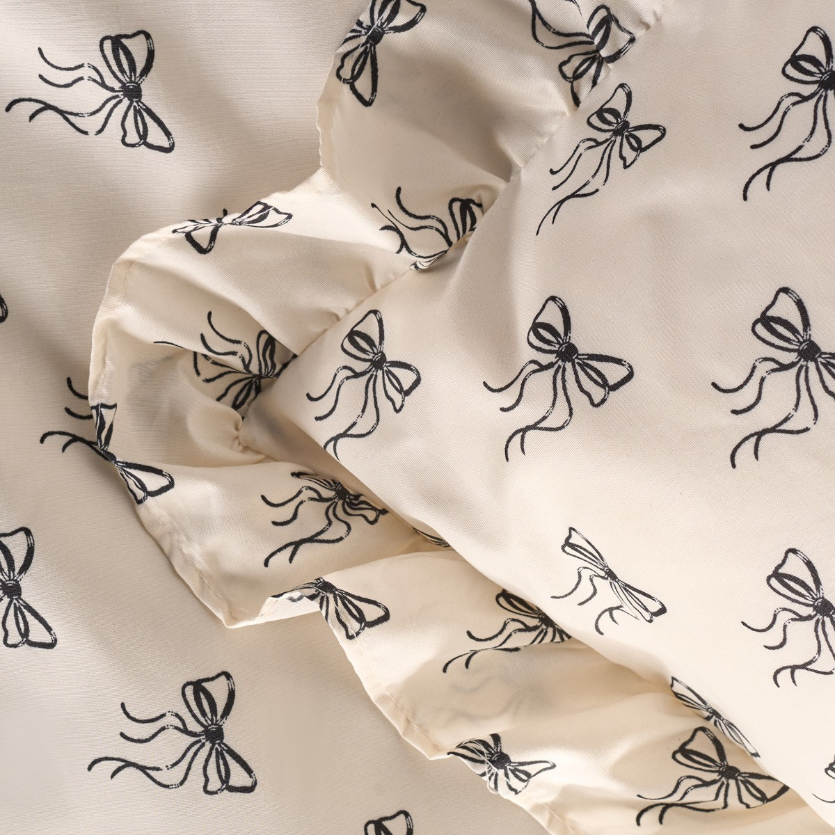 OHS Ditsy Bow Frill Duvet Cover Set - Monochrome>