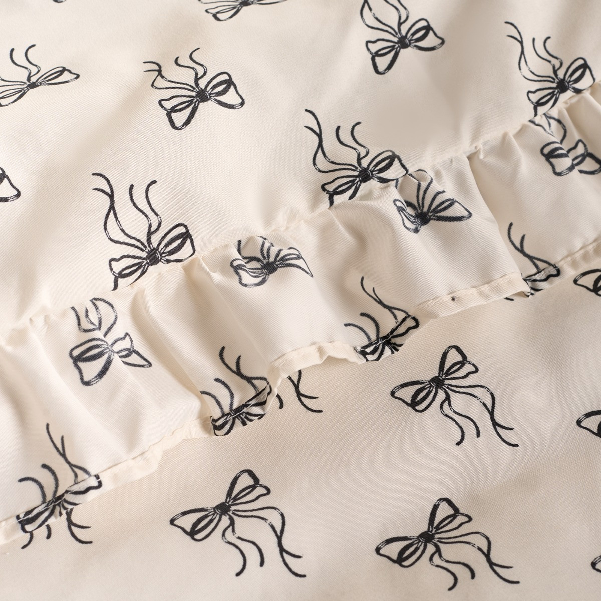 OHS Ditsy Bow Frill Duvet Cover Set, Monochrome - Double>