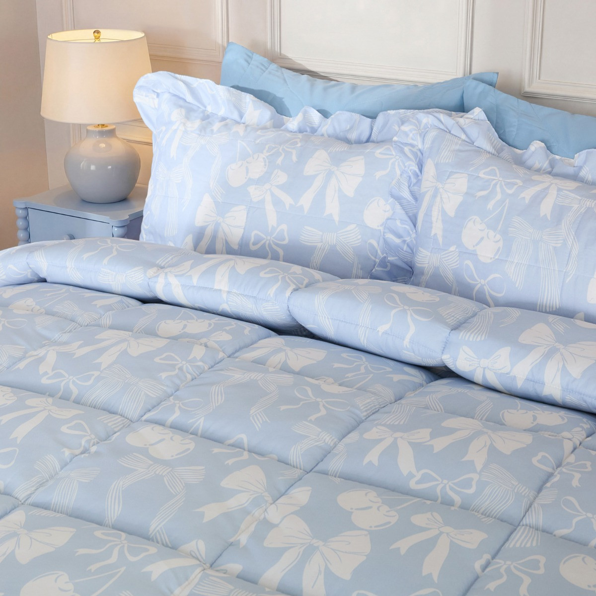 OHS Bow Print Frill Edge Coverless 7.5 Tog Duvet Set - Blue>