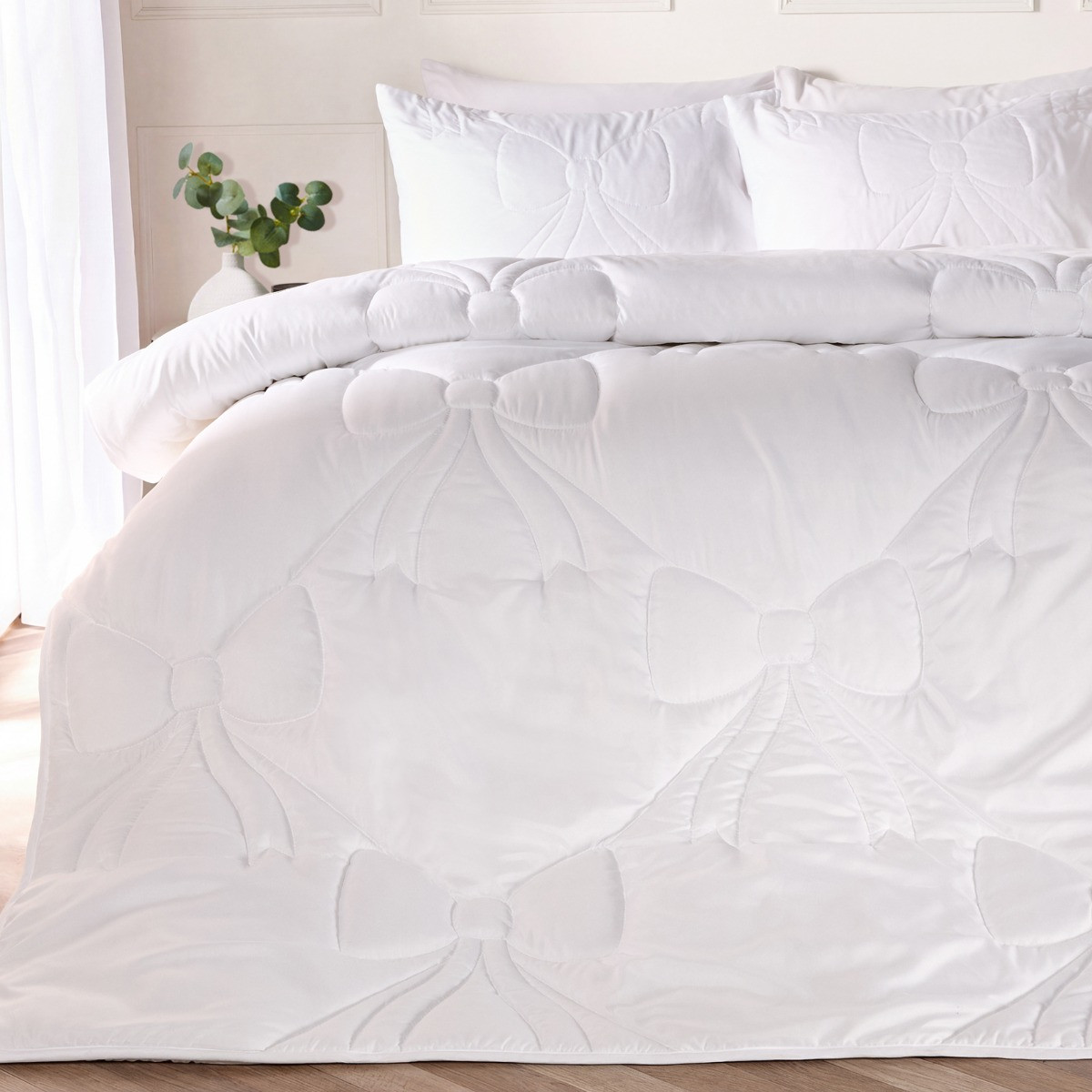 OHS Diamond Bow Quilted Coverless 7.5 Tog Duvet Set - White>