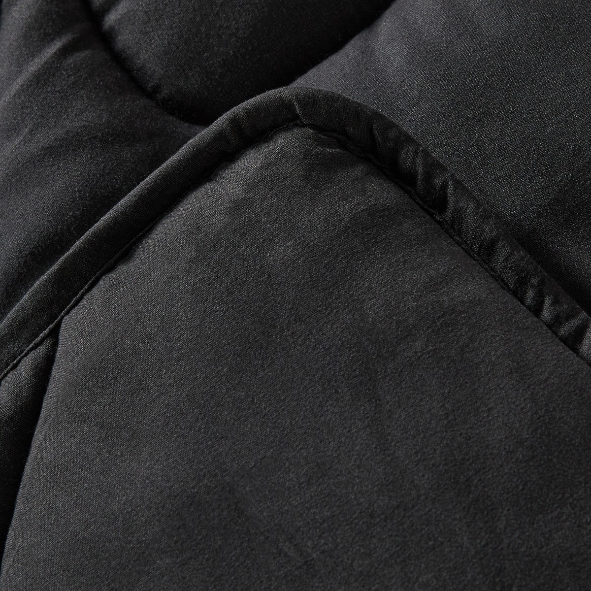 OHS Diamond Bow Quilted Coverless 7.5 Tog Duvet Set - Black>