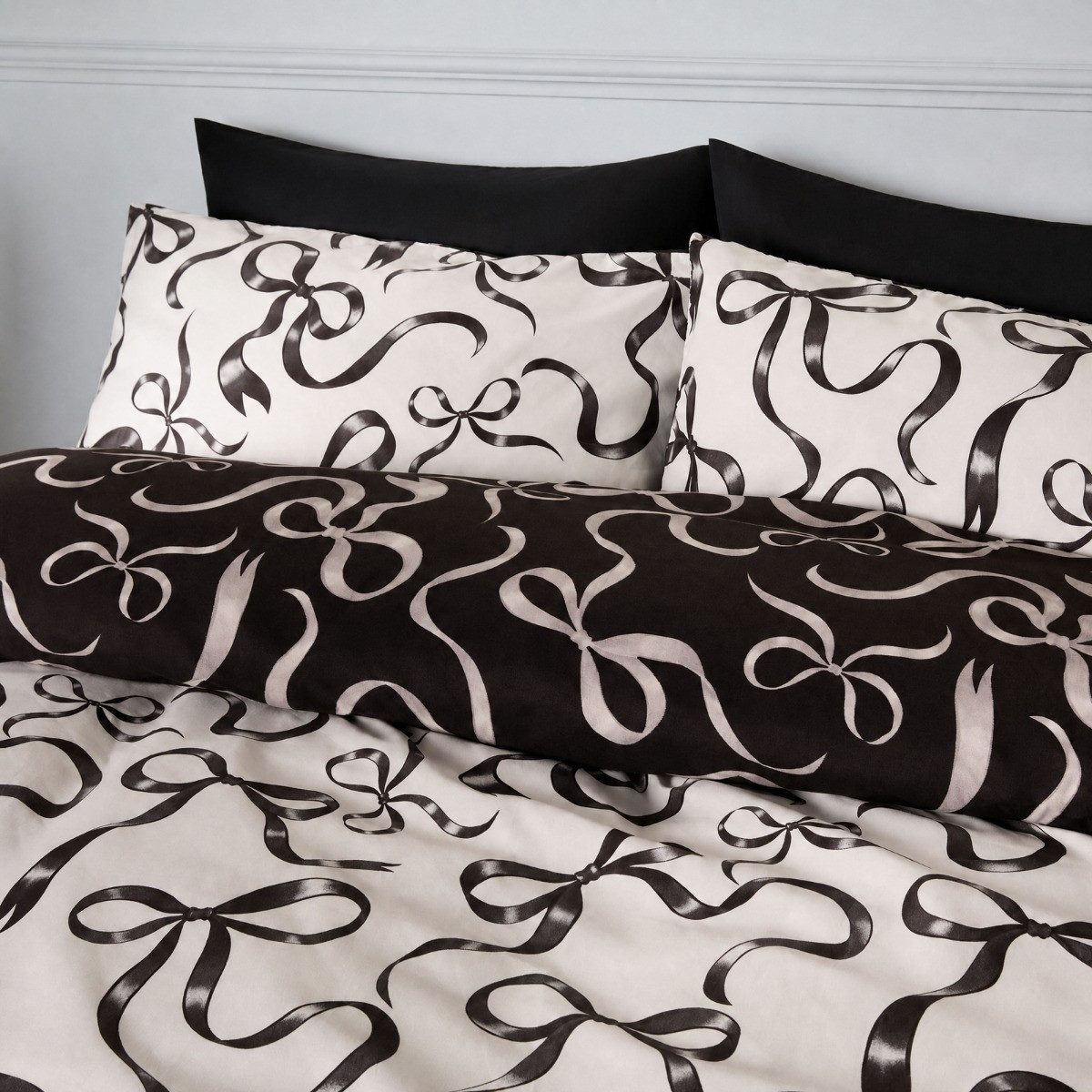 OHS Ribbon Bow Print Duvet Cover Set - Monochrome>