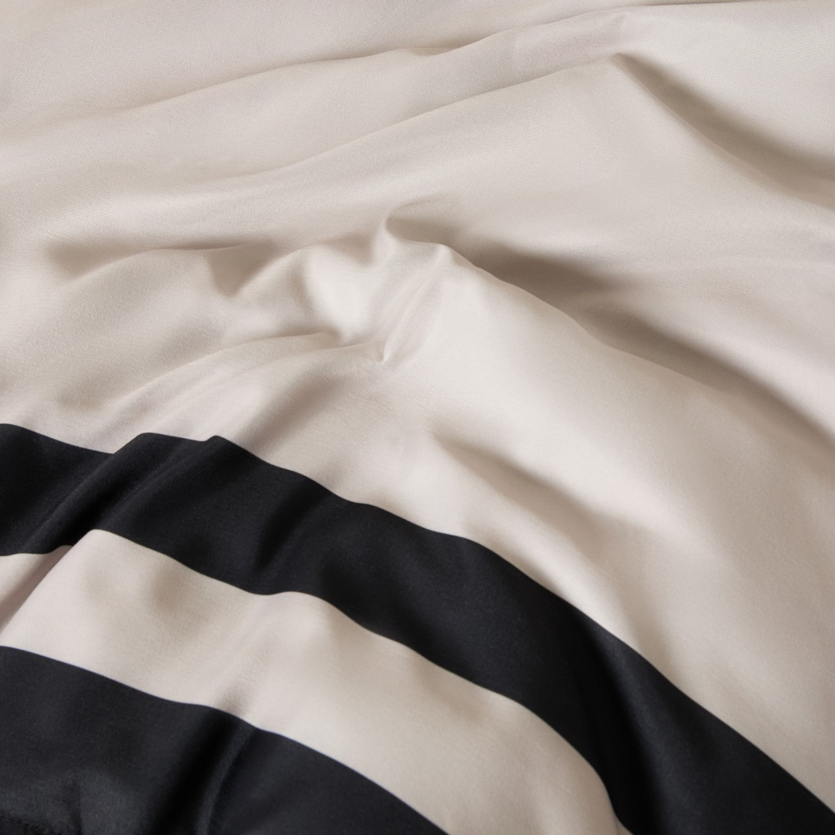 OHS Contrast Border Duvet Cover Set - Stone/Black>