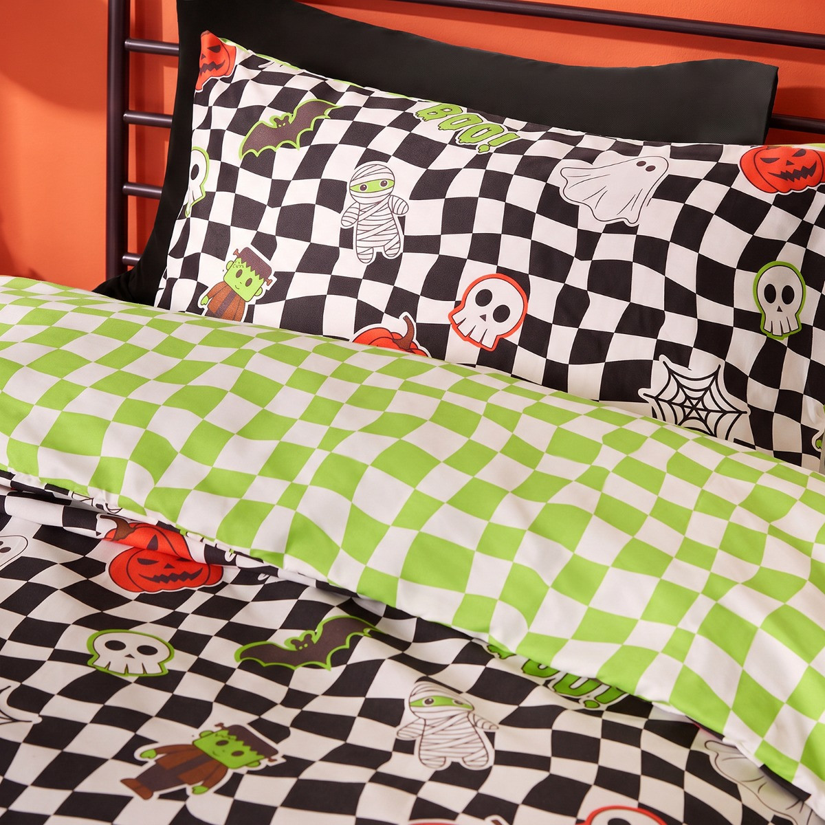 OHS Kids Halloween Sticker Print Duvet Cover Set, Monochrome - Single>