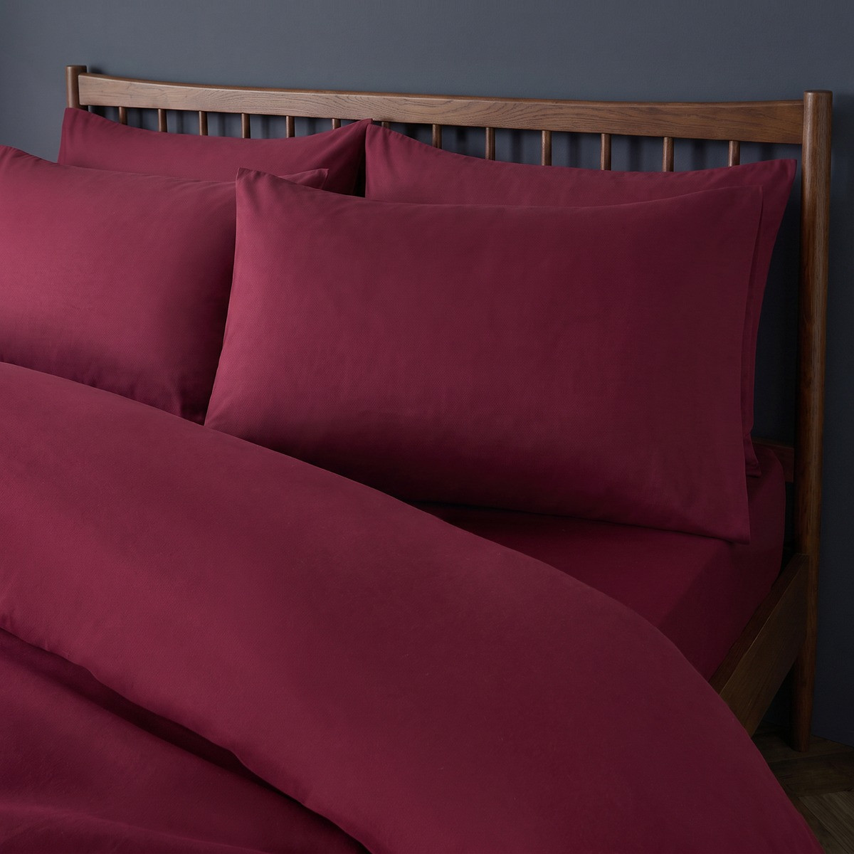 OHS 2 Pack Plain Dyed Housewife Pillowcases - Burgundy>