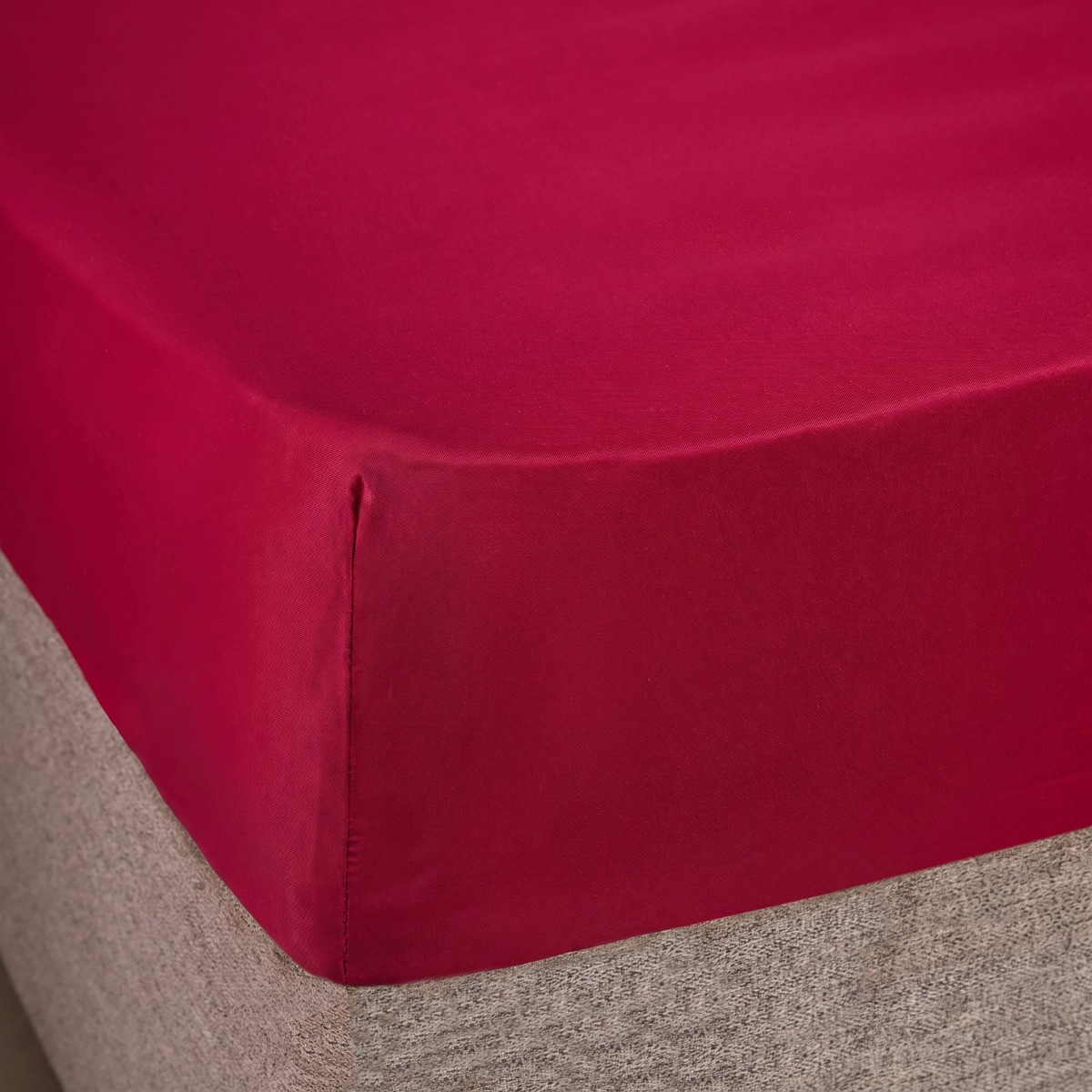 OHS Plain Dyed Fitted Sheet - Fuchsia>