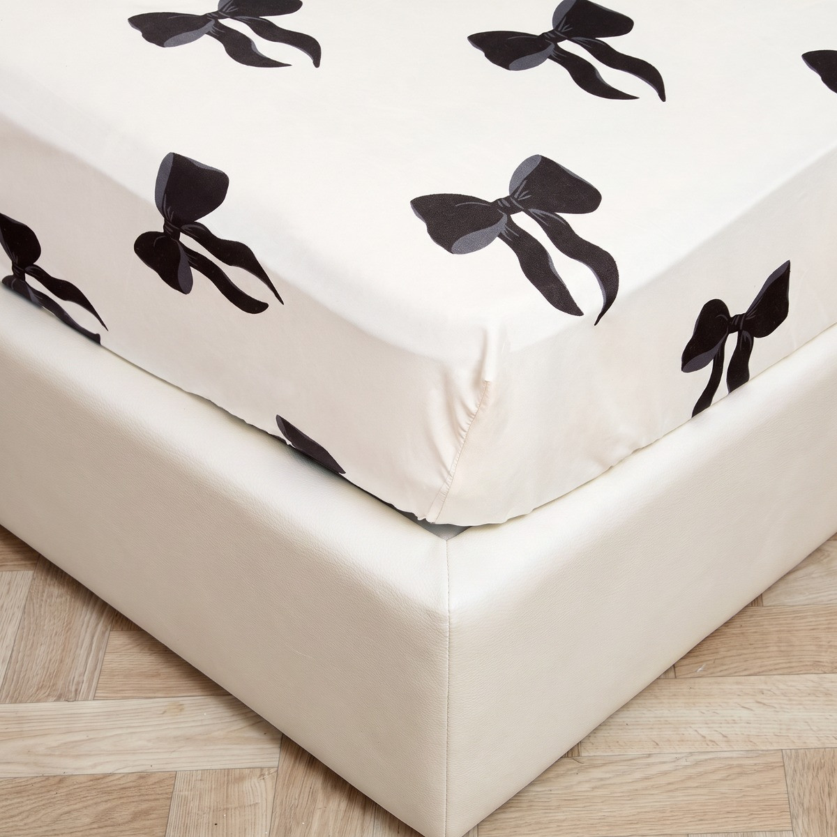 OHS Bows Print Fitted Sheet - Monochrome>
