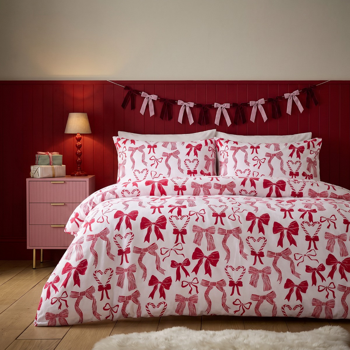 OHS Bow Print Brushed Cotton Flannelette Duvet Cover Set - White/Red>