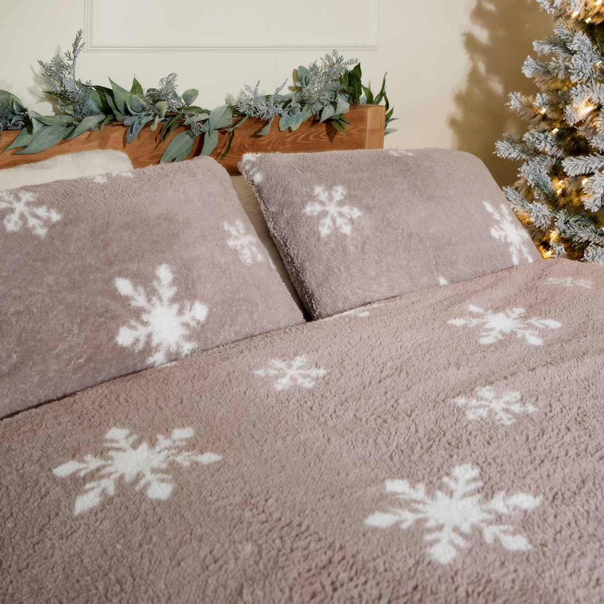 OHS Snowflake Teddy Duvet Cover Set - Natural>