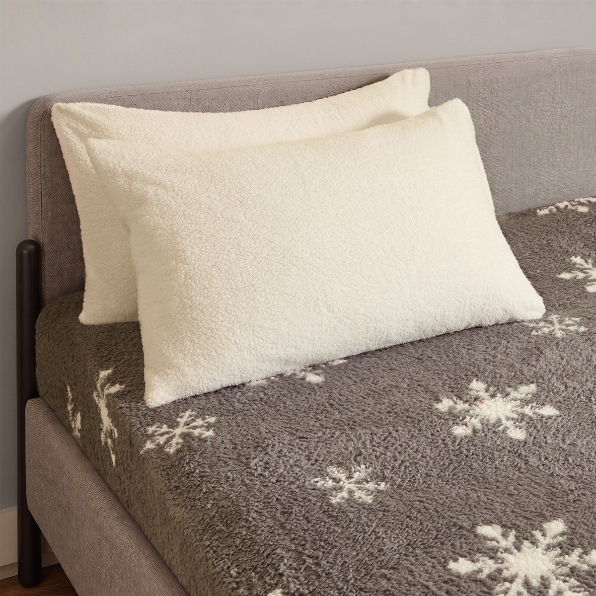 OHS Teddy Snowflake Print Fitted Sheet - Grey>