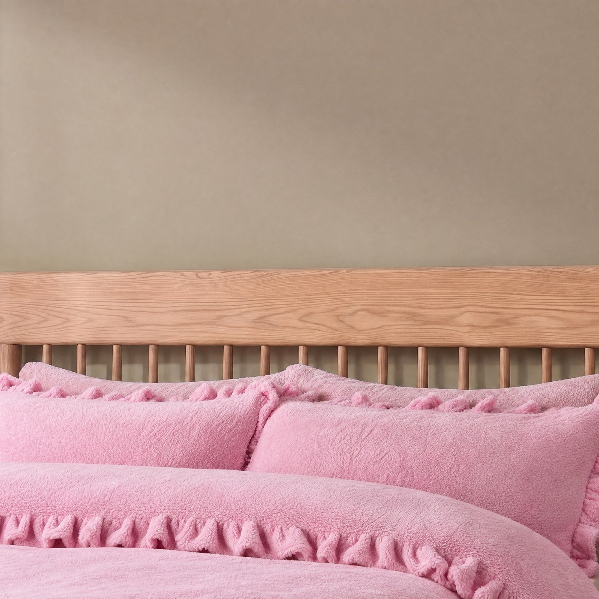 OHS Frill Teddy Duvet Set - Dusky Pink>