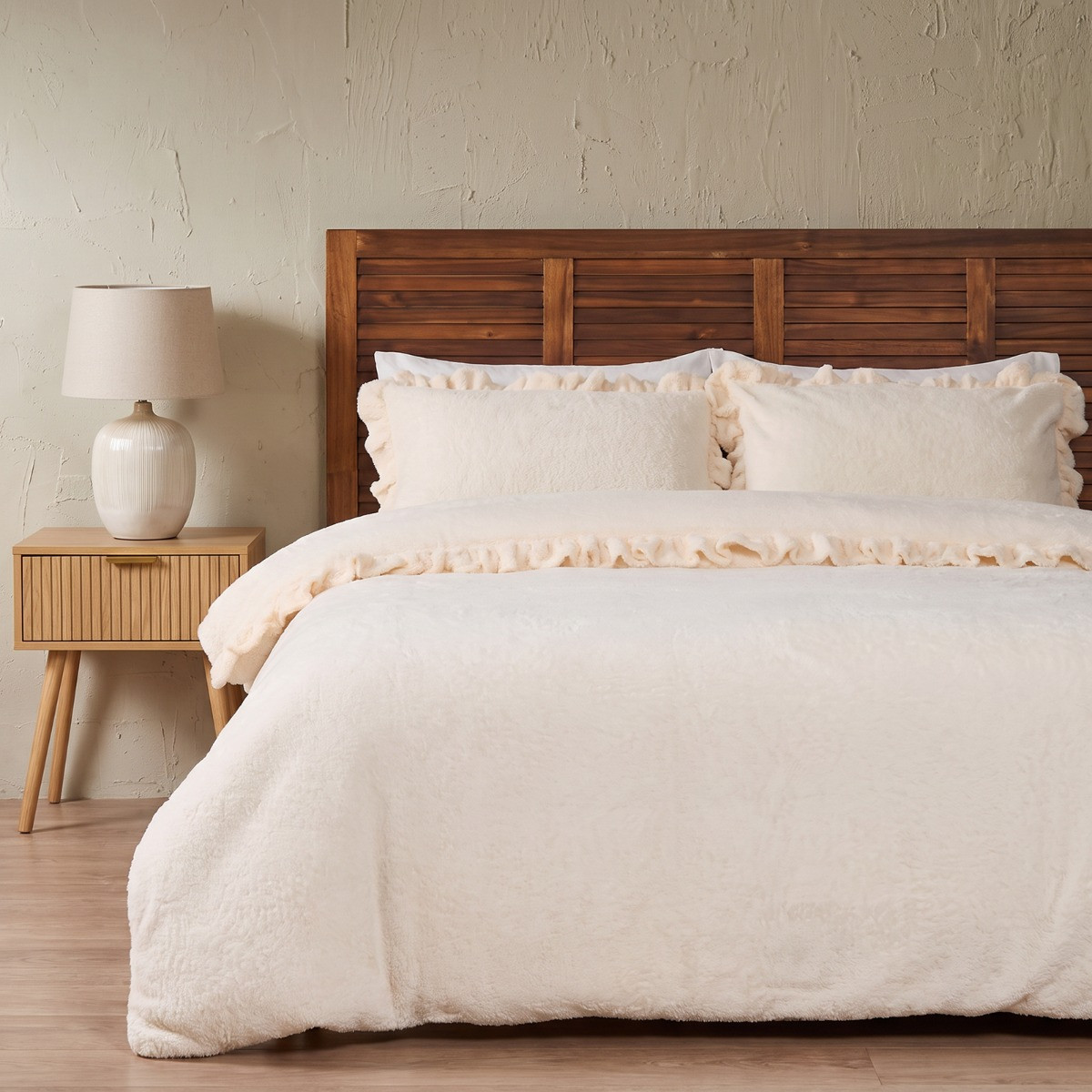 OHS Frill Teddy Duvet Set - Cream>