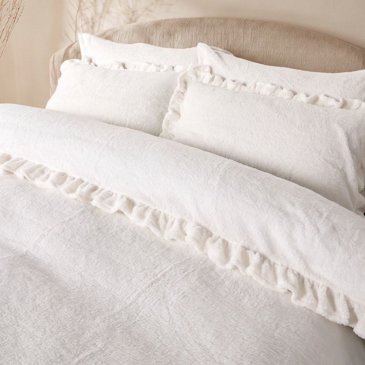 OHS Frill Teddy Duvet Set - White>