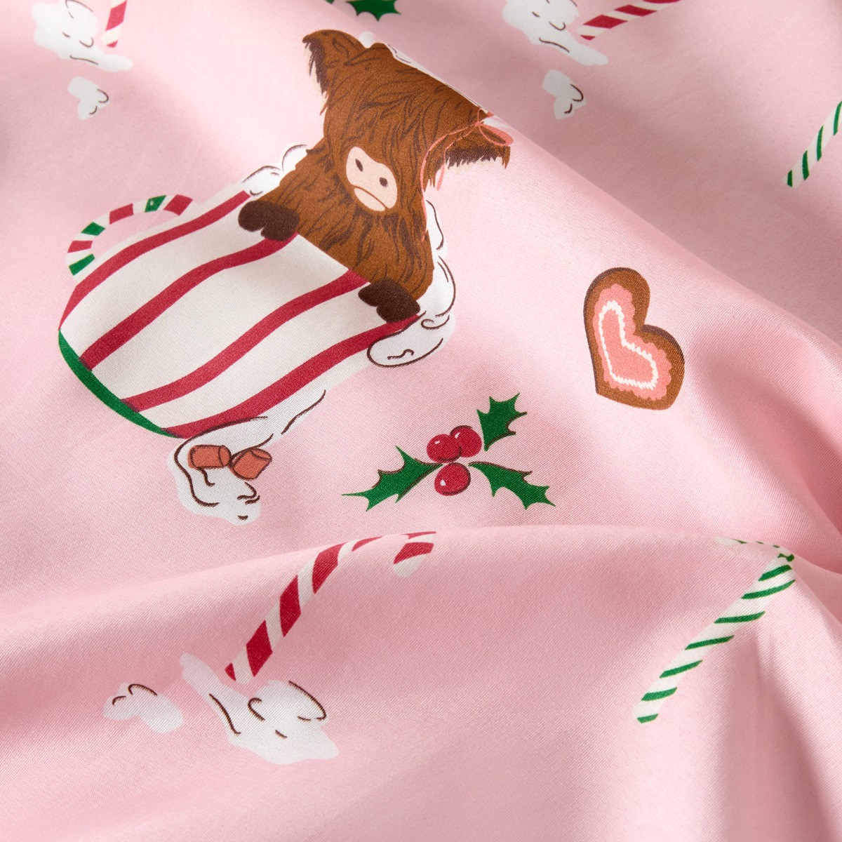 OHS Harry The Highland Cow Christmas Print Reversible Duvet Cover Set - Pink/Red>