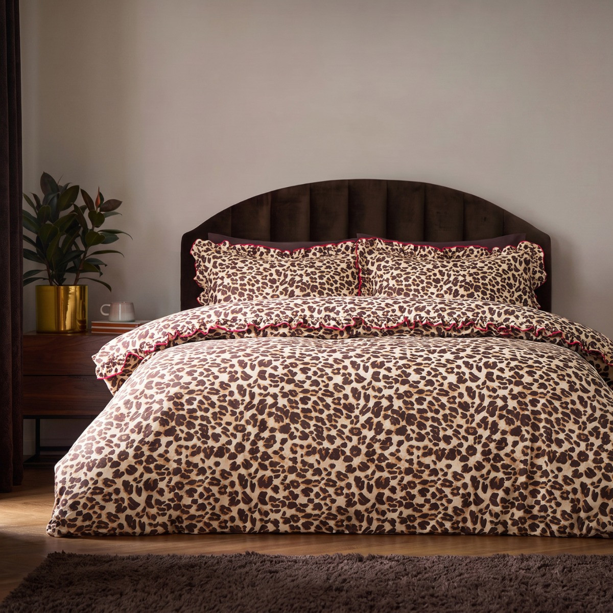 OHS Leopard Print Contrast Frill Edge Duvet Cover Set - Natural/Red>