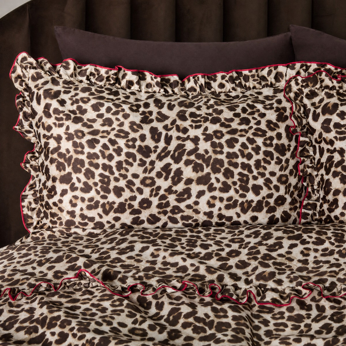 OHS Leopard Print Contrast Frill Edge Duvet Cover Set - Natural/Red>