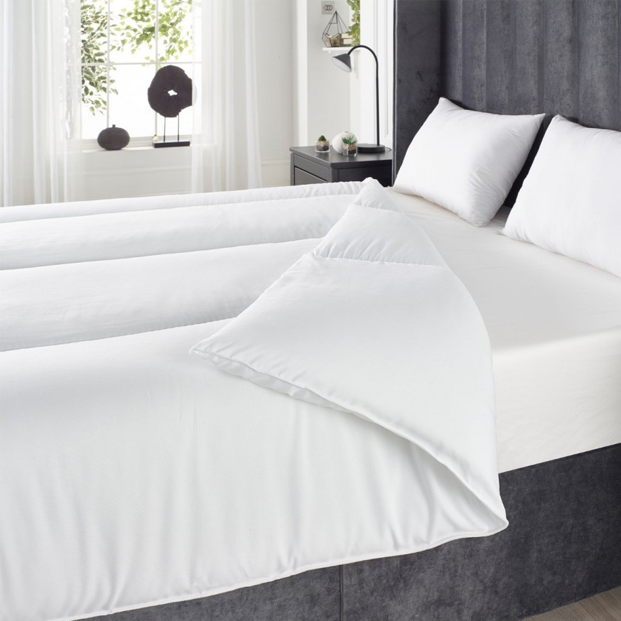 OHS Soft Like Down 4.5 Tog Duvet - White>