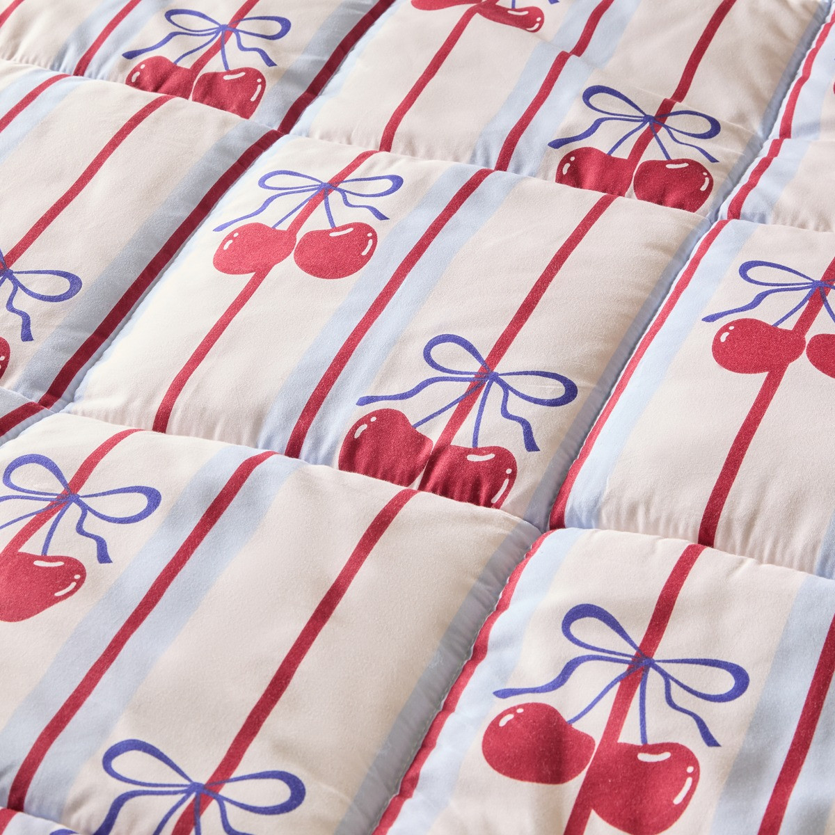 OHS Cherry Print Frill Edge Coverless 7.5 Tog Duvet Set - Blue>