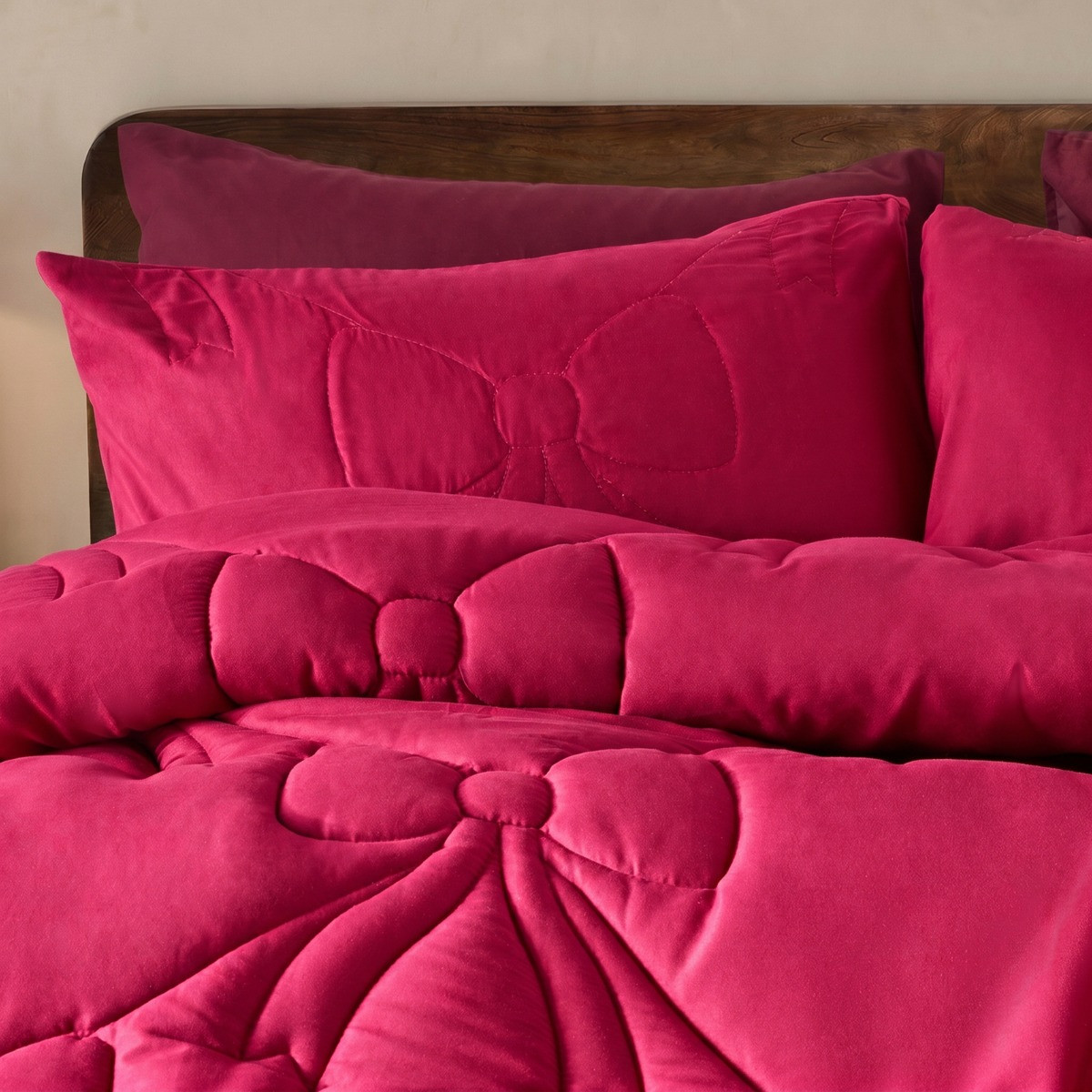 OHS Diamond Bow Quilted Coverless 7.5 Tog Duvet Set - Berry>