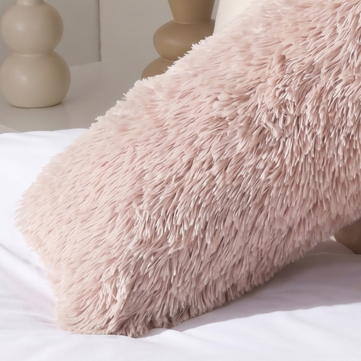 OHS Long Hair V Shape Pillow - Natural>