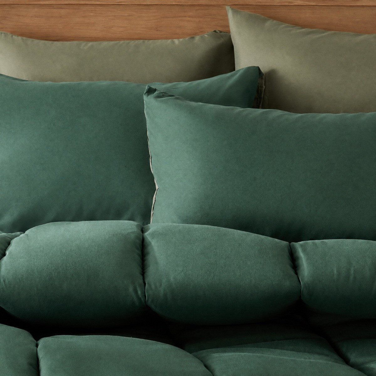 OHS Coverless 10.5 Tog Reversible Duvet Set - Woodland/Forest Green>