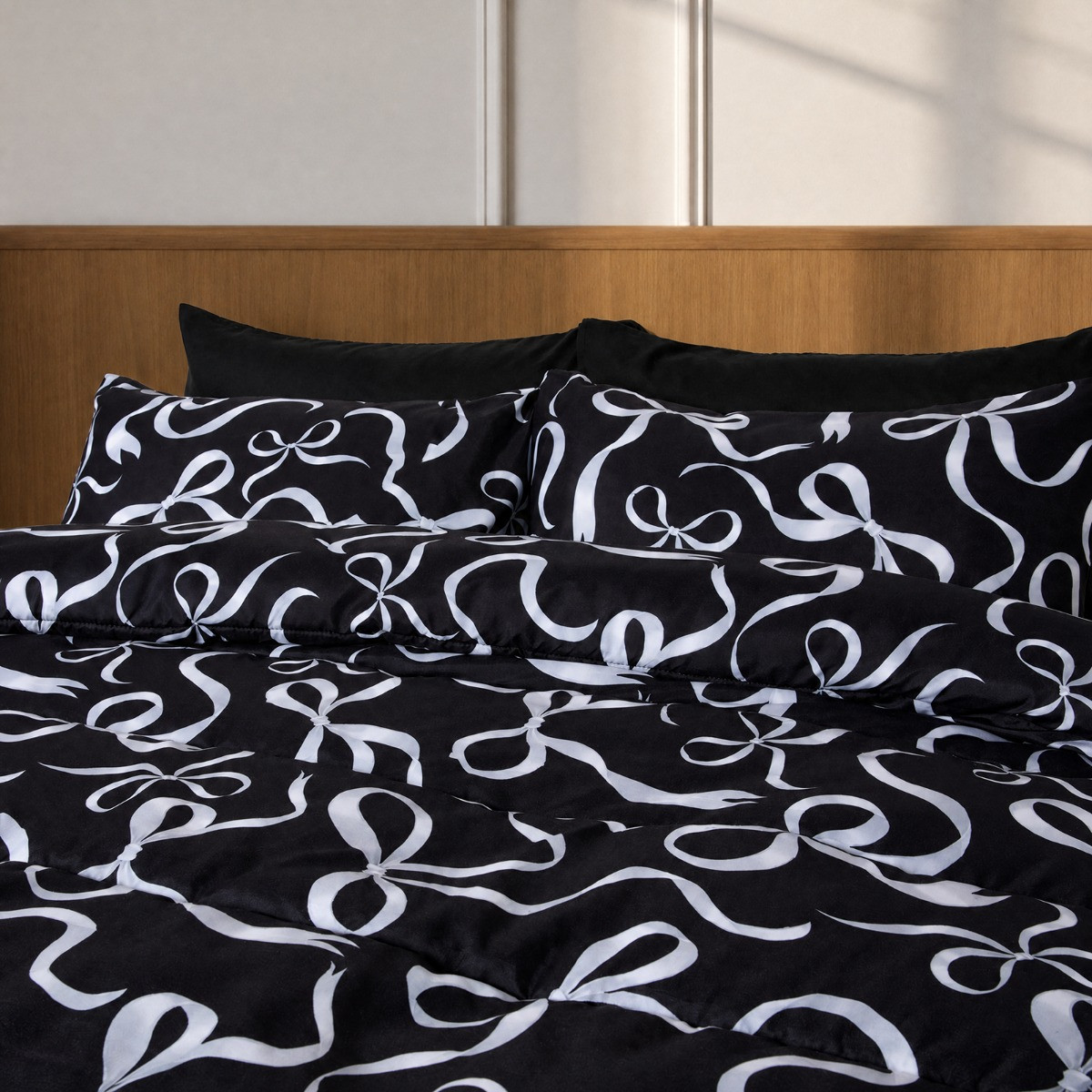 OHS Ribbon Bow Print Coverless 10.5 Tog Duvet Set - Monochrome>
