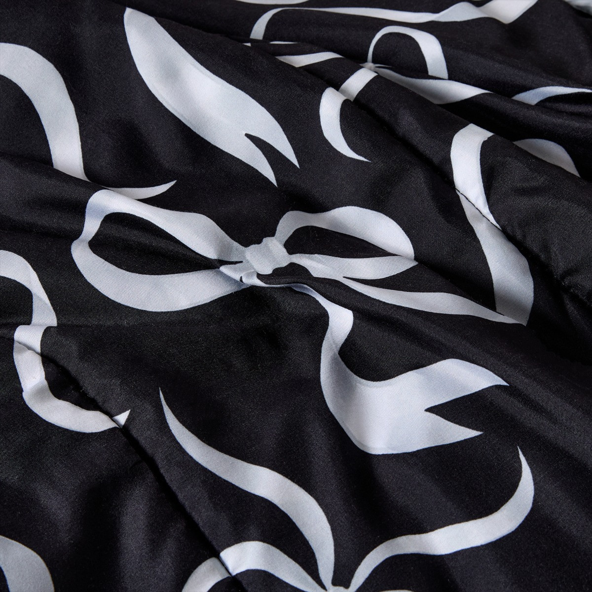 OHS Ribbon Bow Print Coverless 10.5 Tog Duvet Set - Monochrome>