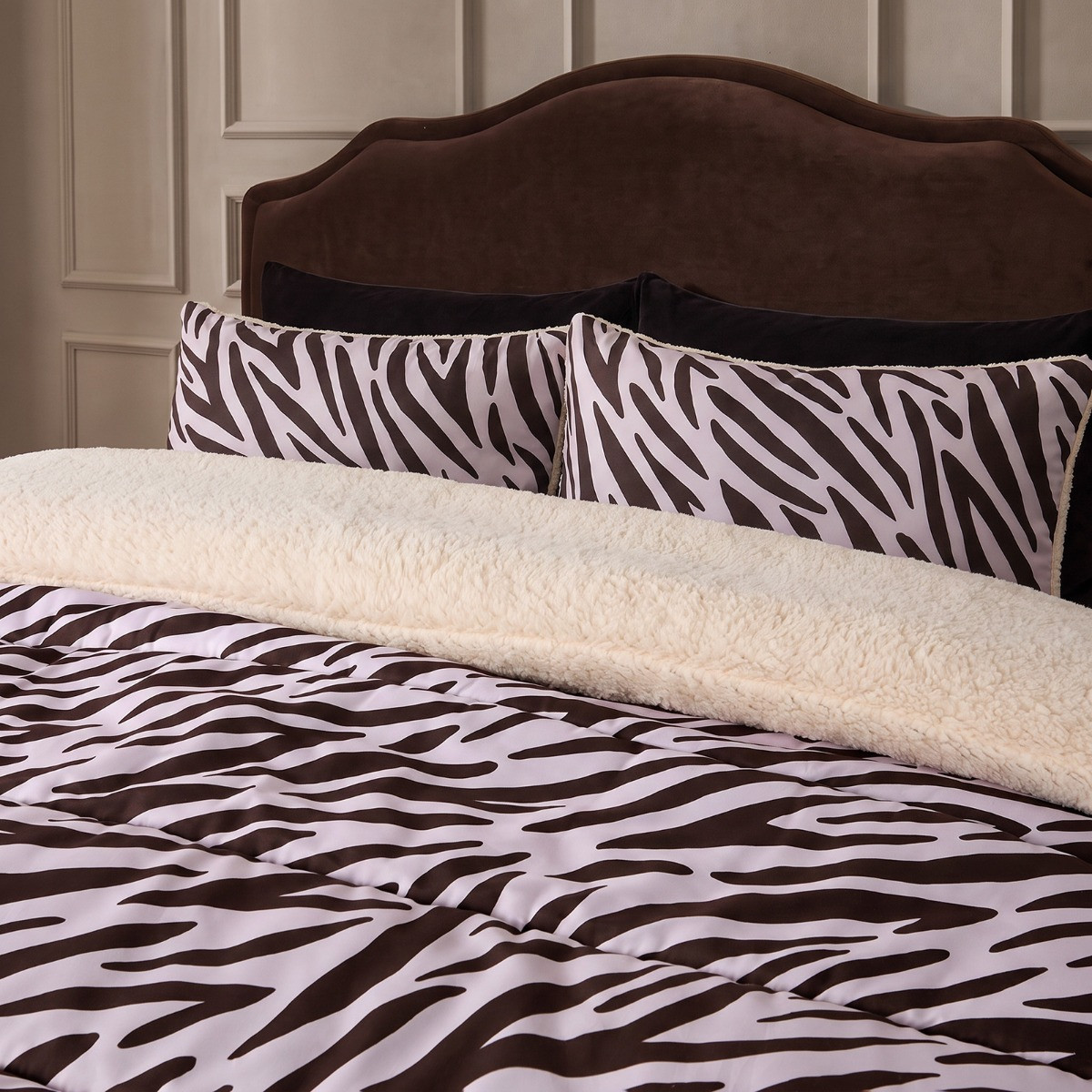 OHS Zebra Print Coverless Reversible 10.5 Tog Duvet Set - Natural/Cream>
