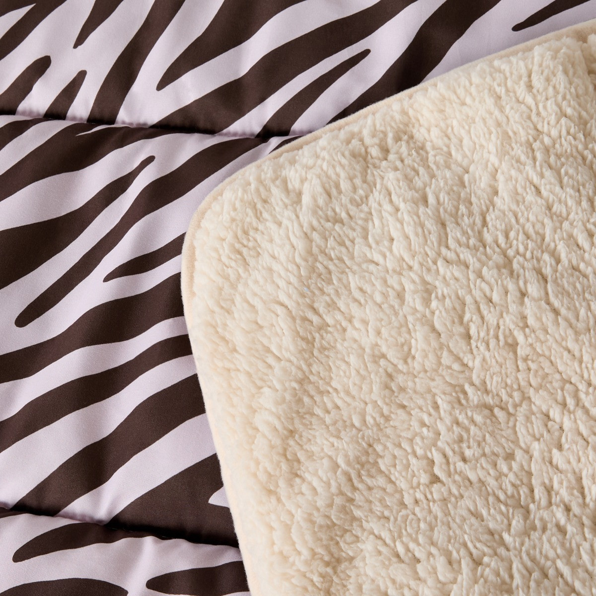 OHS Zebra Print Coverless Reversible 10.5 Tog Duvet Set - Natural/Cream>