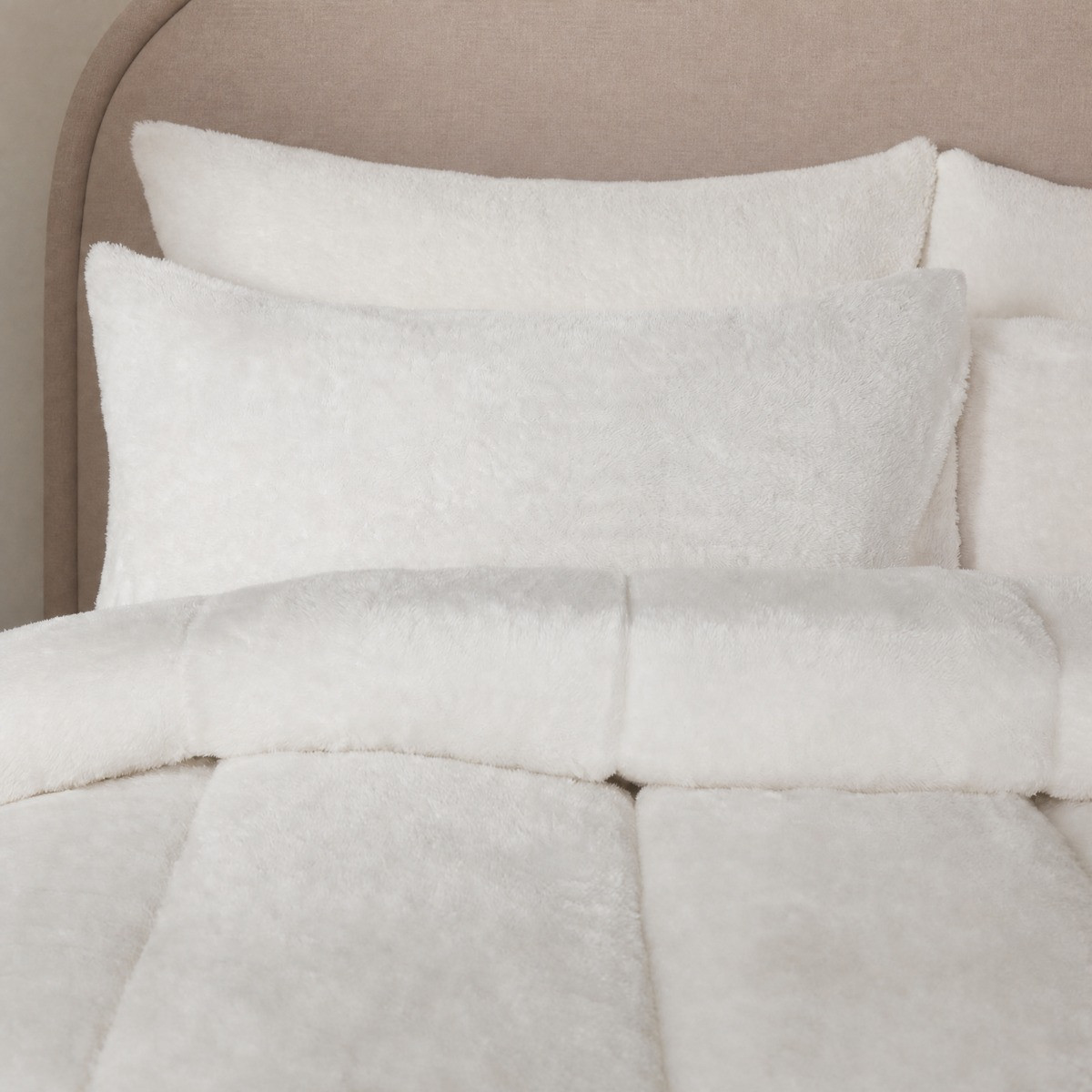 OHS Teddy Coverless 10.5 Duvet Set - White>