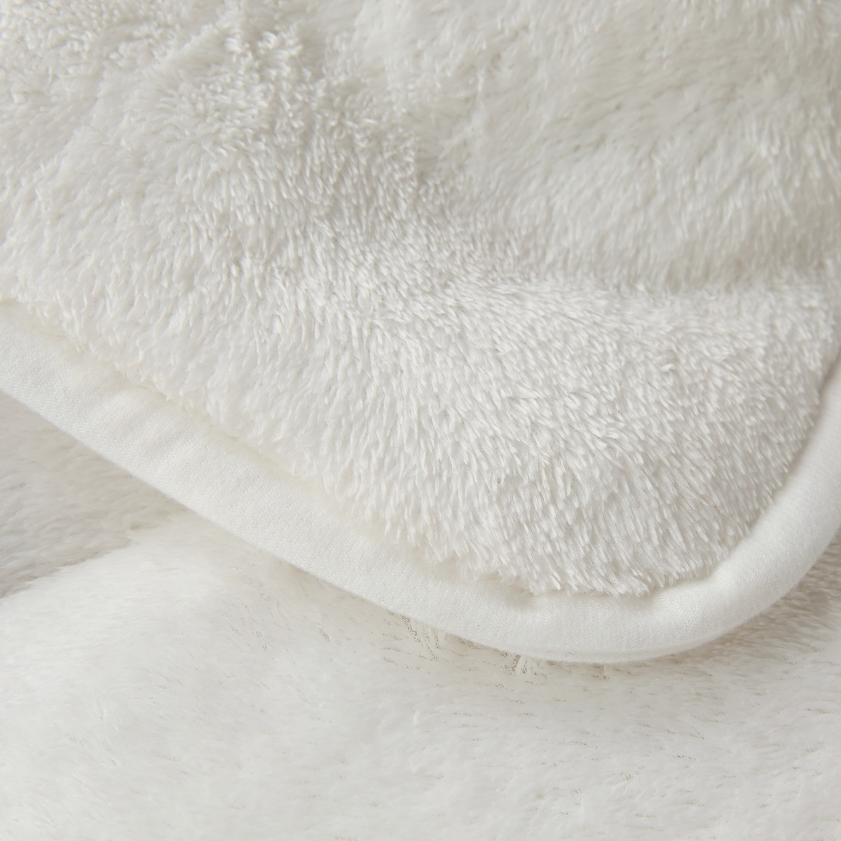 OHS Teddy Coverless 10.5 Duvet Set - White>