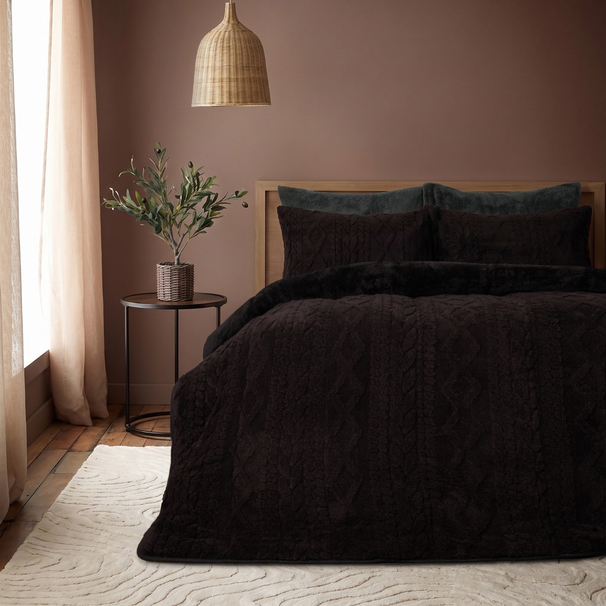 OHS Coverless Cable Knit 10.5 Tog Duvet Set - Black>
