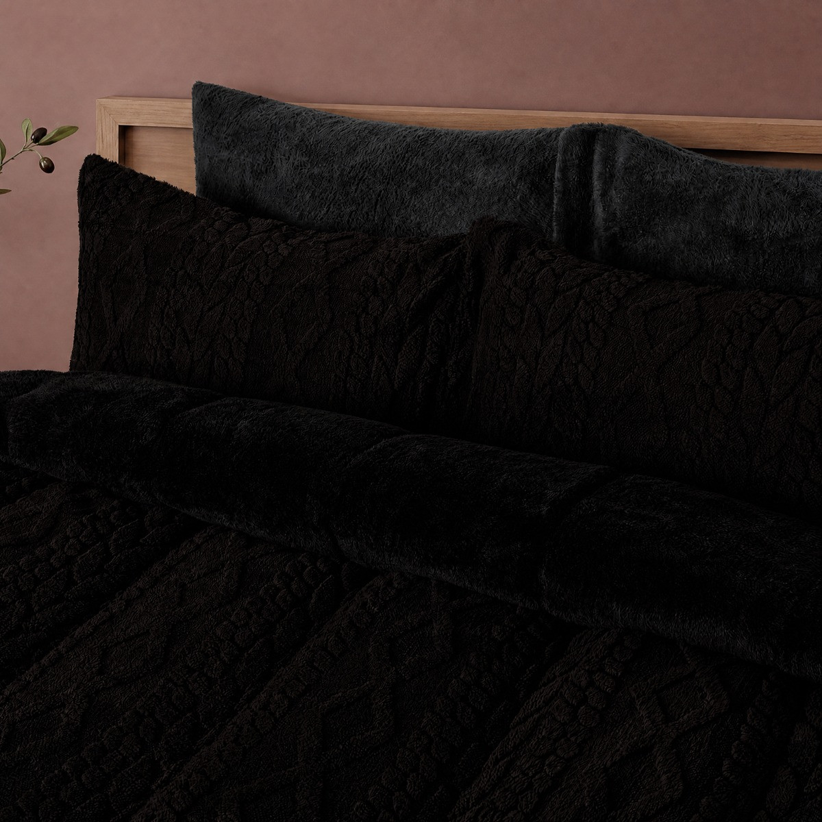 OHS Coverless Cable Knit 10.5 Tog Duvet Set - Black>