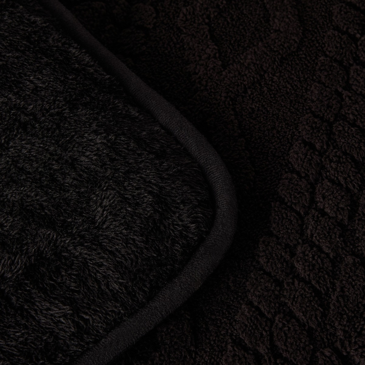 OHS Coverless Cable Knit 10.5 Tog Duvet Set - Black>