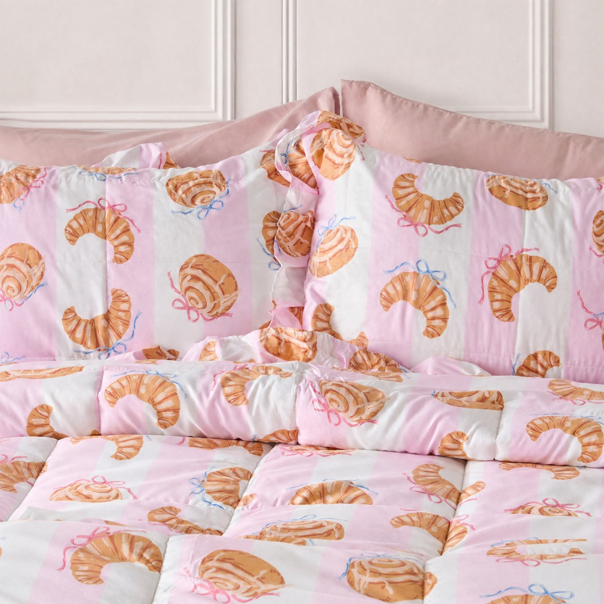 OHS Croissant Print Frill Edge Coverless 7.5 Tog Duvet Set - Pink/White>
