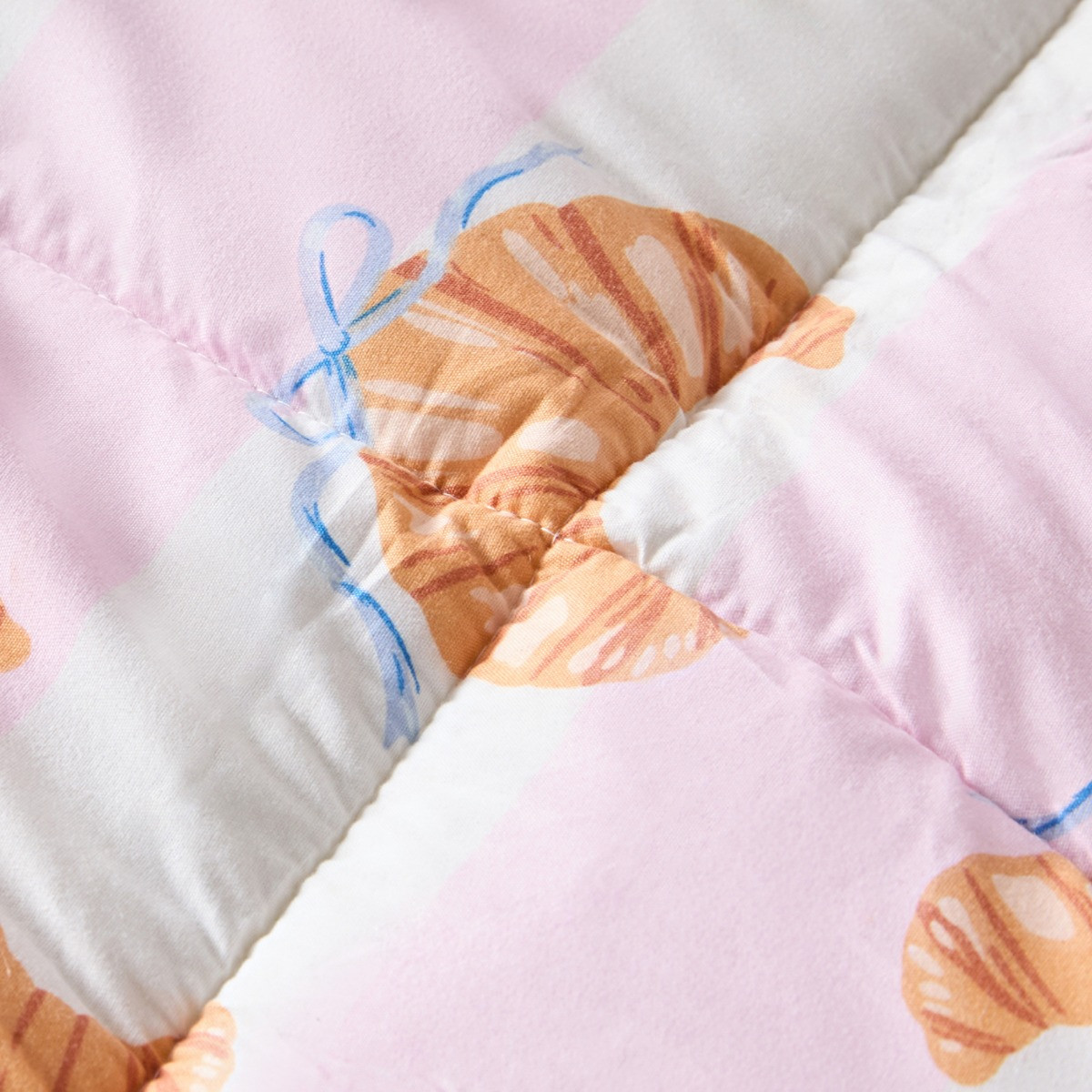 OHS Croissant Print Frill Edge Coverless 7.5 Tog Duvet Set - Pink/White>