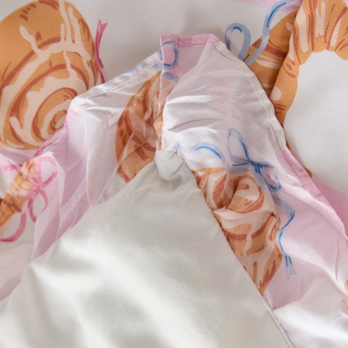 OHS Croissant Print Frill Edge Coverless 7.5 Tog Duvet Set - Pink/White>