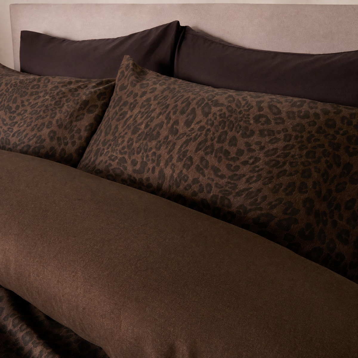 OHS Textured Leopard Print Duvet Cover Set - Brown/Black>
