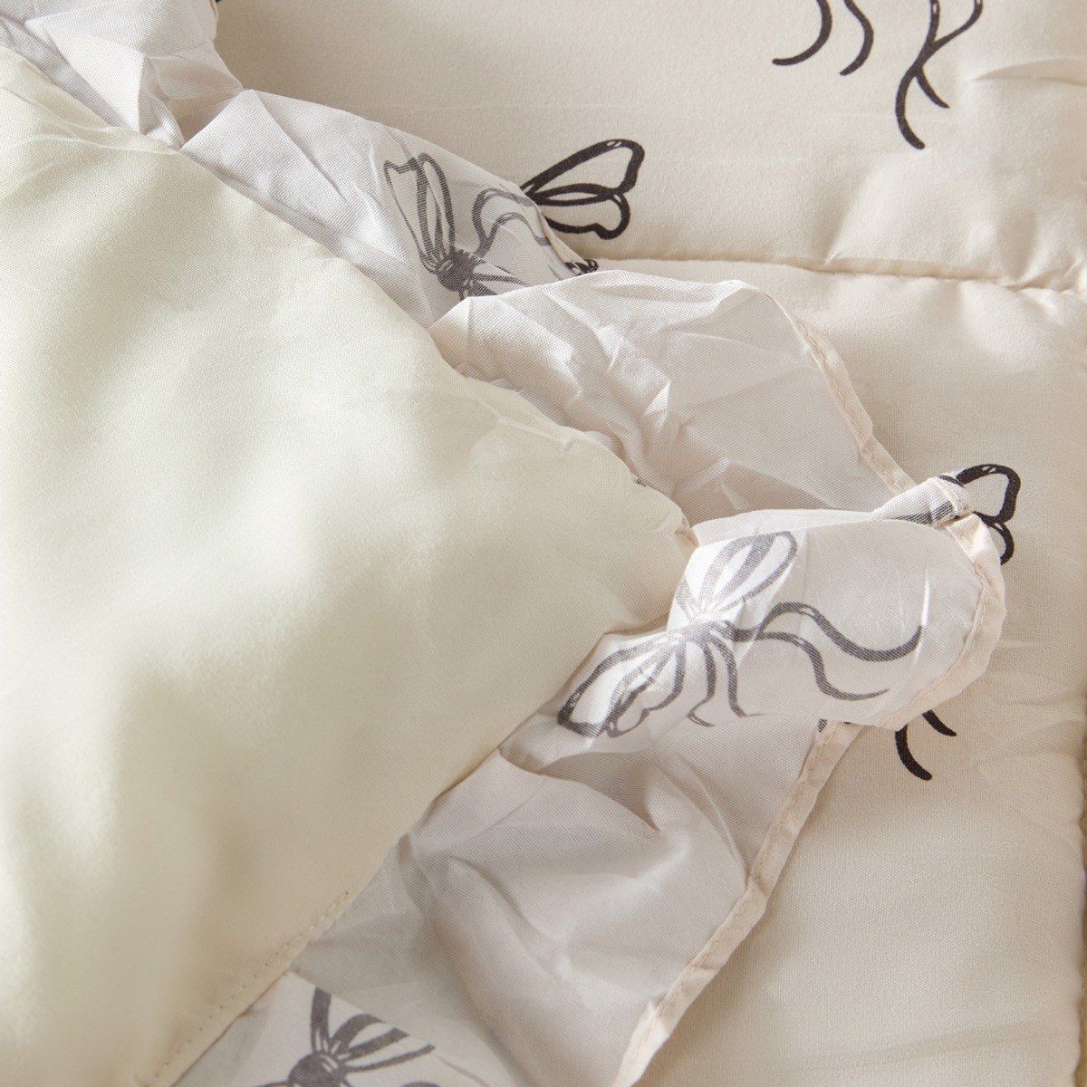 OHS Ditsy Bow Print Frill Edge Coverless 7.5 Tog Duvet Set - Monochrome>